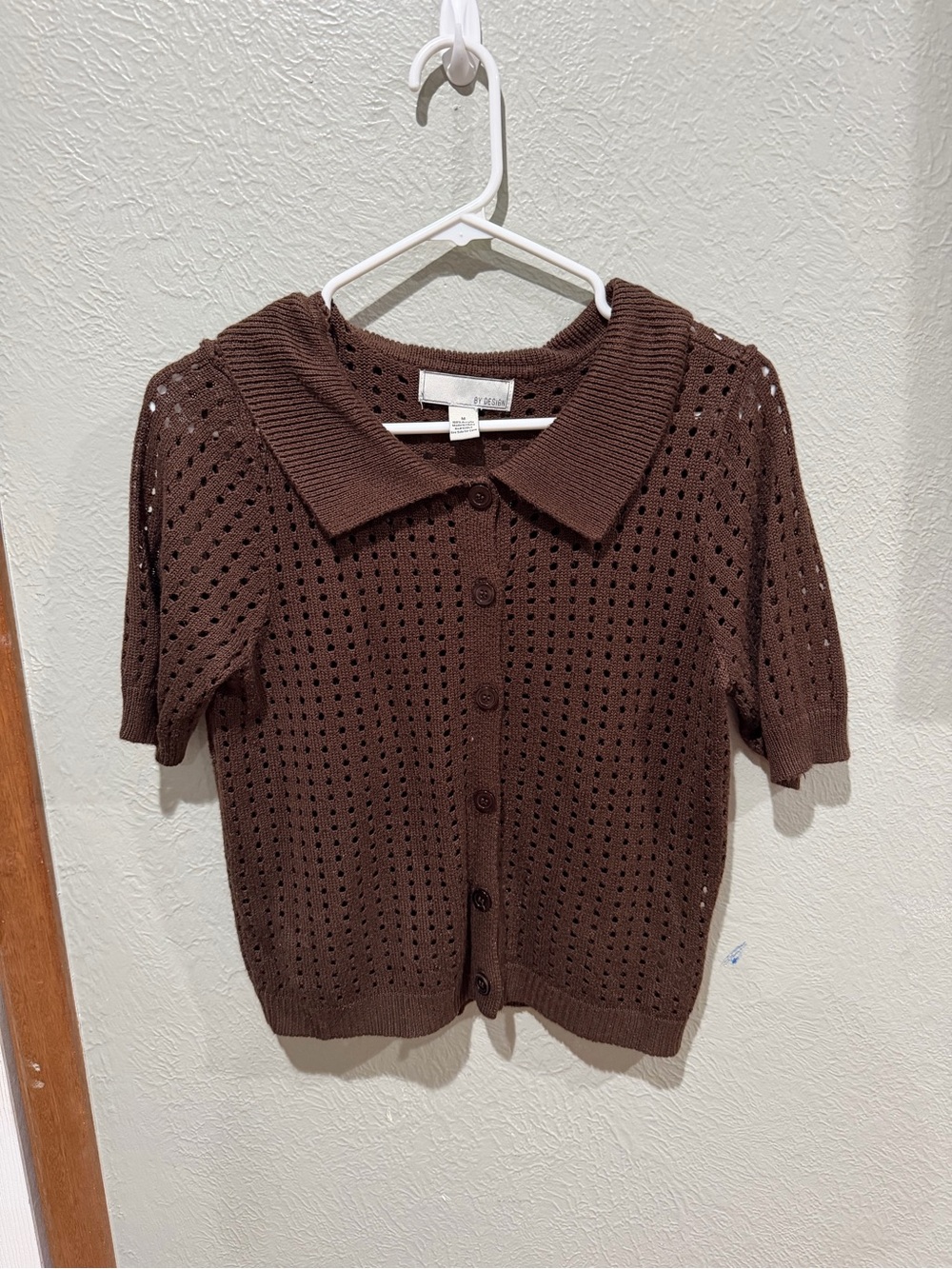 Brown Short-Sleeve Knit Button-Up Sweater with Peter Pan Collar by Design Size M